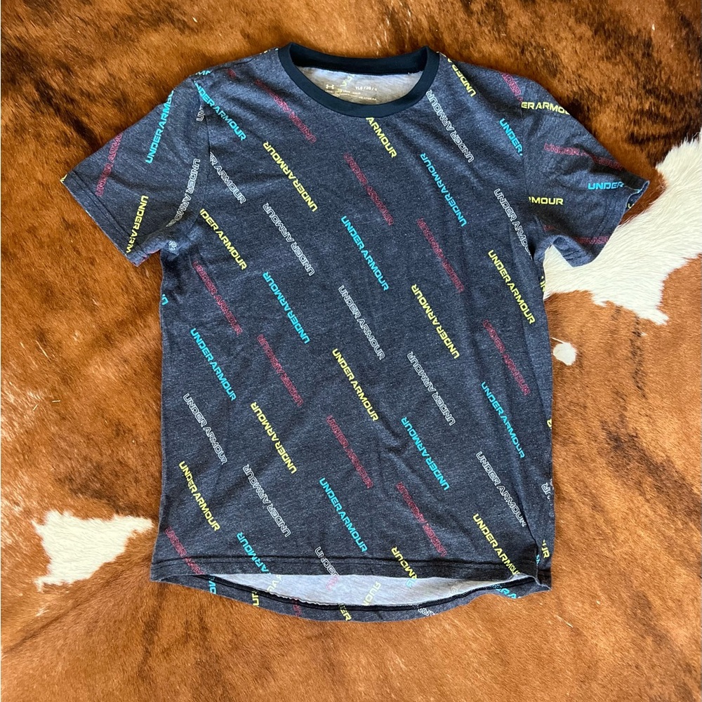 Under Armour Tee with many colors size large